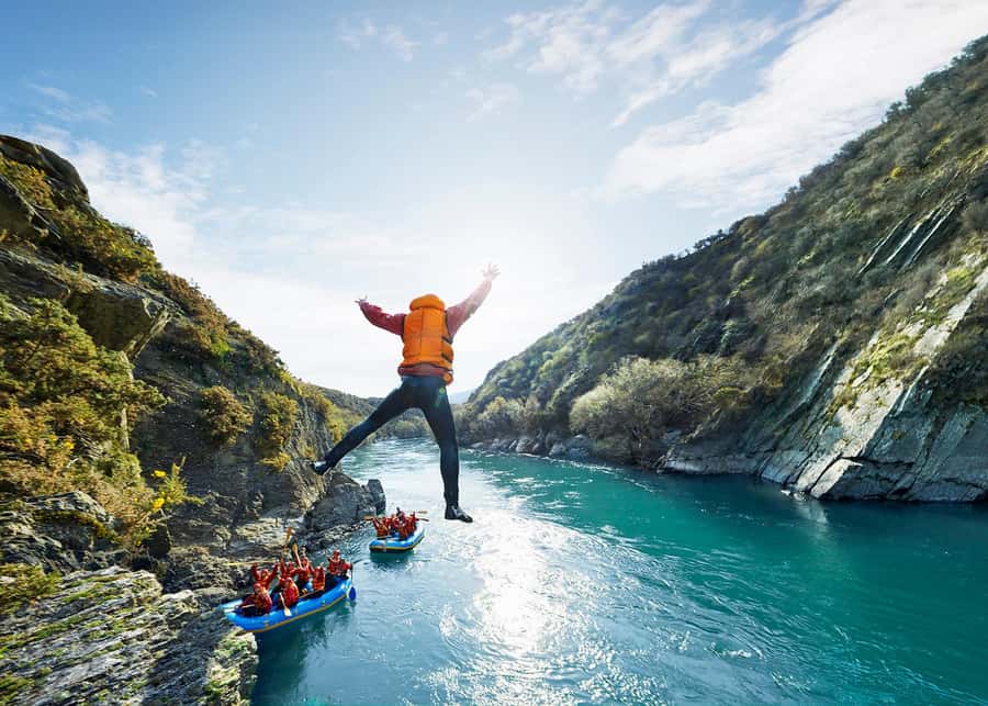 Queenstown: Kawarau River Rafting and Jet Boat Ride - Jet Boat Transfer: 95 km/h Turns on the Way to the Rapids