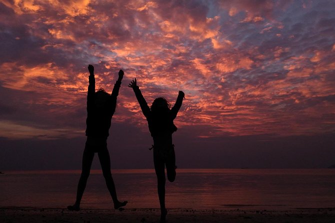 Railay and 4-Island Sunset Speedboat Cruise with Night Snorkel - A Railay sunset cruise that actually fills your afternoon