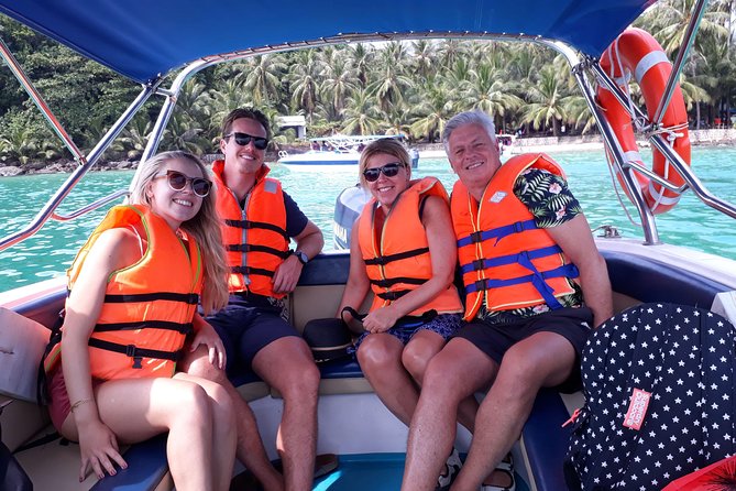 RED RIVER TOUR (Private tour): 4 ISLANDS TOUR BY SPEEDBOAT - Bom Island and the Mây Rút style snorkeling finish