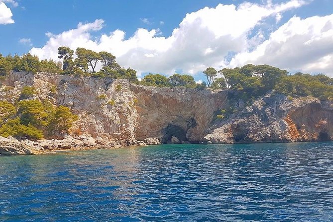 Rent a speed boat and explore beaches and coves of Elaphiti Islands - What’s actually included on board (and how to use it well)