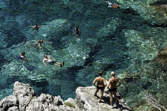 Rent a speed boat and explore beaches and coves of Elaphiti Islands - Guides: the difference between a good trip and a great one