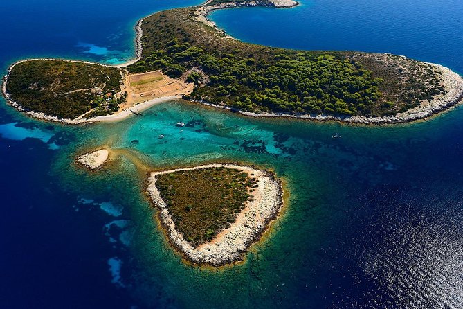 Rent a Speed Boat from Split – Discover Hidden Beaches & Islands - The Start at Old Split: Easy Launch, Then Choice Takes Over