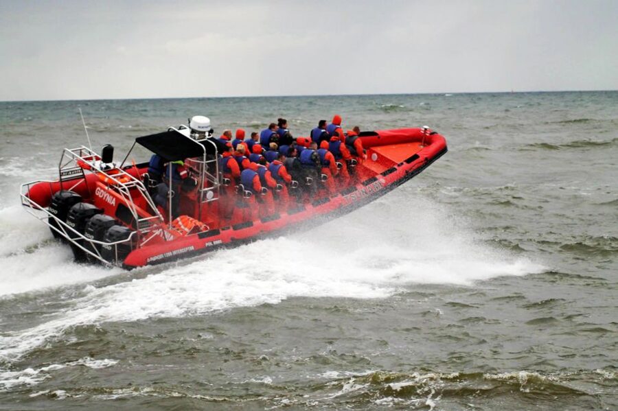 Reykjavik: Whale Watching by RIB Speedboat - Getting to the Old Harbour House and boarding without stress