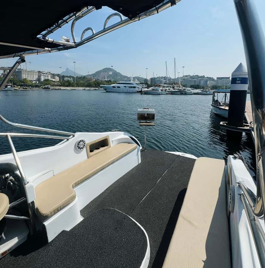 Rio de Janeiro: Private Speedboat Trip - What’s actually on board: speed, comfort, and a bathroom