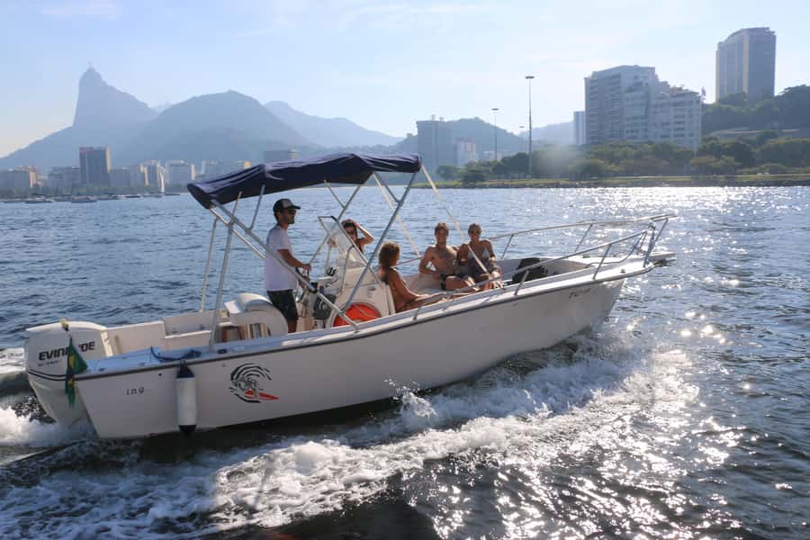 Rio de Janeiro: SpeedBoat Tour - Beach Tour with Beer - Fortaleza de São João to Praia Vermelha: the coastline sprint