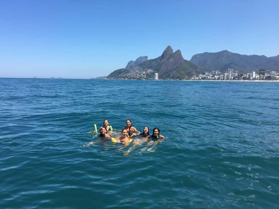 Rio de Janeiro: SpeedBoat Tour - Beach Tour with Beer - Niterói Contemporary Art Museum and Fiscal Island: crossing the city line