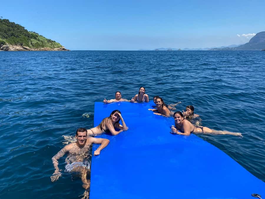 Rio de Janeiro: SpeedBoat Tour - Beach Tour with Beer - Santos Dumont Airport and your return to Urca