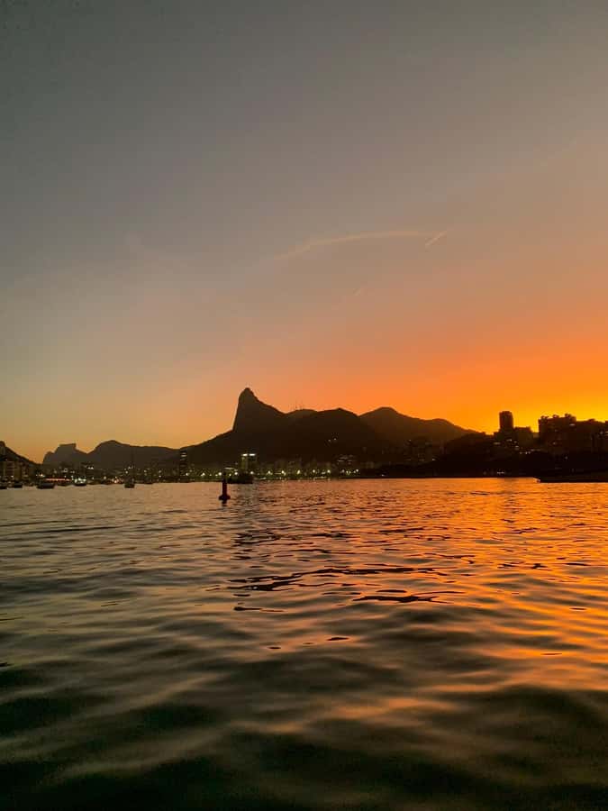 Rio de Janeiro: SpeedBoat Tour - Sunset with Beer - Praia Vermelha to Copacabana: The Classic Rio Arc