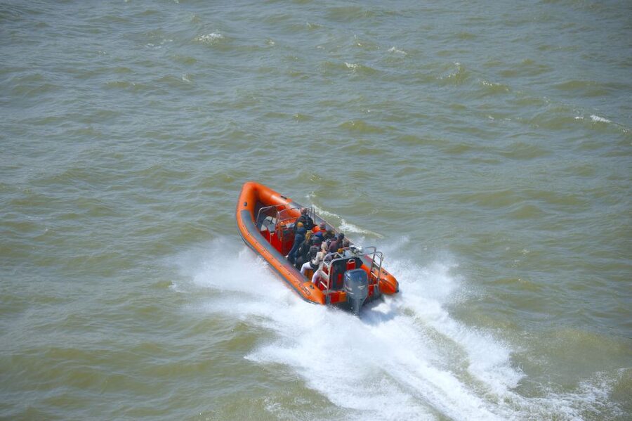 Rotterdam: Private Maas River Speedboat Cruise - Pricing: what $359 per group really buys you