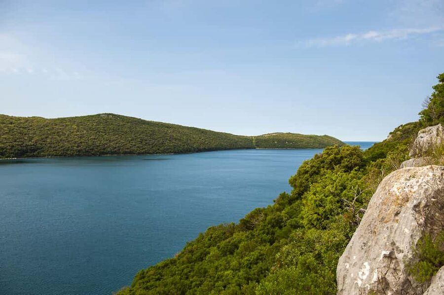 Rovinj: Lim Fjord & Rovinj islands Speedboat Tour - Cliff jumping and tubing: what costs extra and when it’s worth it