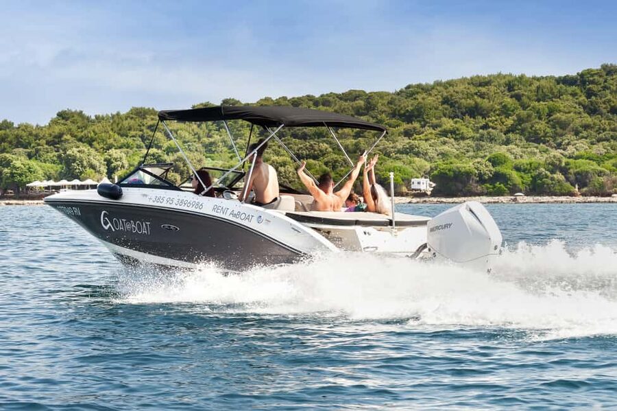 Rovinj: Rovinj Archipelago and South Coves Speedboat Tour - Key things to know before you go