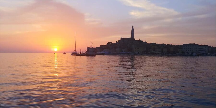 Rovinj: Sunset Speedboat Tour with Dolphin Watching - Dolphin Watching: Best Chances, Realistic Expectations