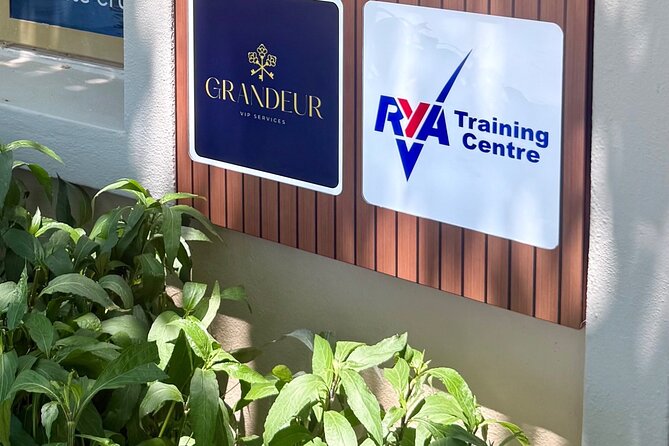 RYA Powerboat Level 1 and 2 Courses in Halkidiki - Day 2: Maneuvers, tow practice, and the near-10-meter confidence boost