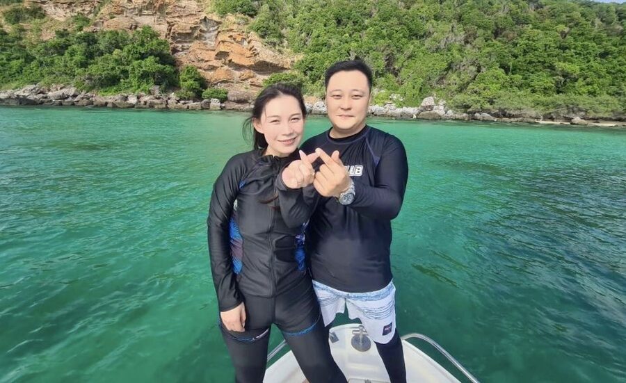 Samaesarn : Finding Nemo Snorkeling Tour Private speedboat - Boat comfort: sun deck relaxation with bottled water and refreshments