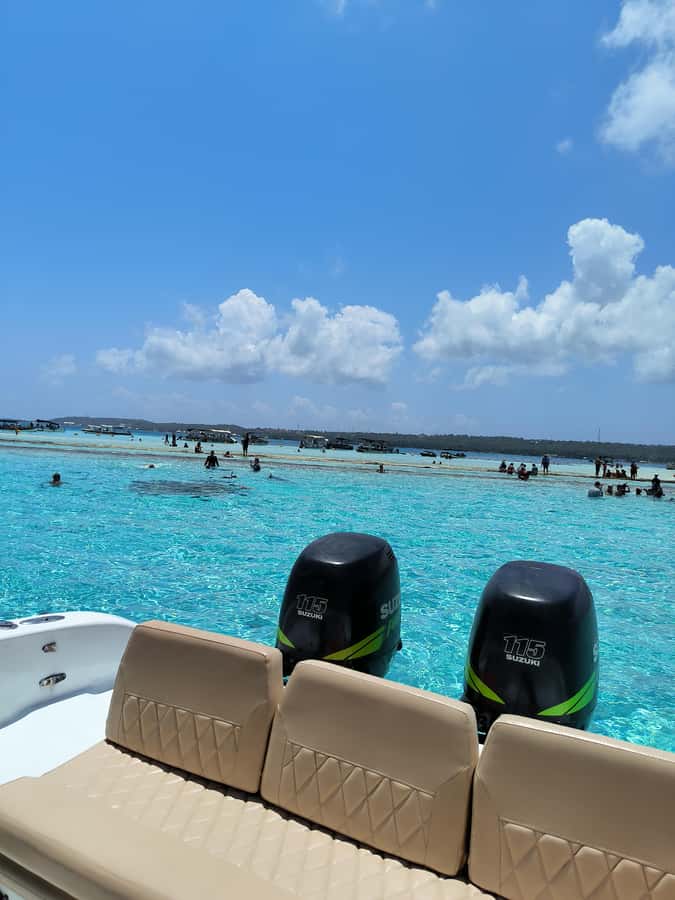 San Andres: Private San Andres Bay Tour by Luxury Speedboat - The Whitest Coral Sand + Lunch Plans: Photo Time Meets Local Flavor
