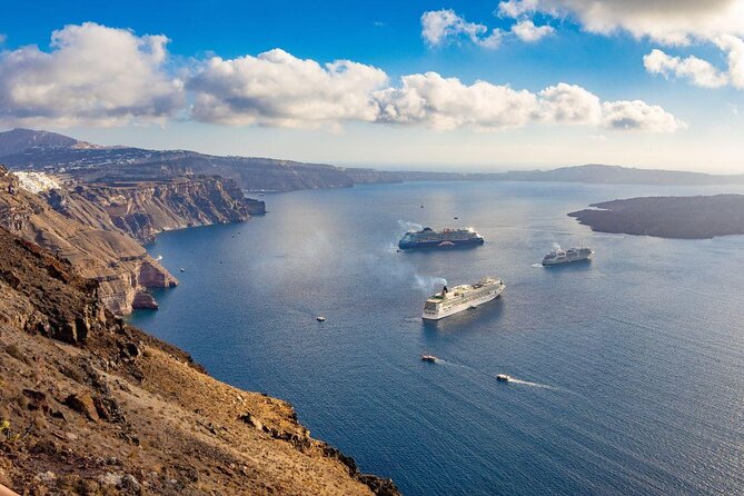 Santorini Caldera: Private Cruise with Speed Boat & Open Bar - Key highlights worth caring about