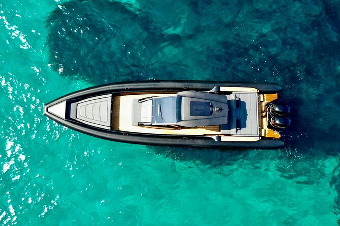 Santorini Caldera: Private Cruise with Speed Boat & Open Bar - Price and value: what $571.88 per person really buys