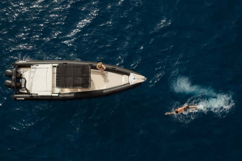 Santorini: half day exclusive speedboat cruise - Comfort and included add-ons that make the day easier