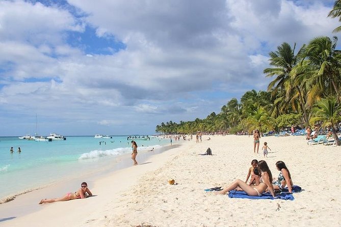 Saona Island Excursion by Catamaran and Speedboat (Full Day) - Natural pool stop on the return: the “extra” you’ll remember