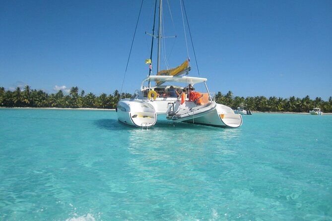 Saône Island in Catamaran and speedboat (blue lagoon) swimming pool. - Key highlights worth knowing