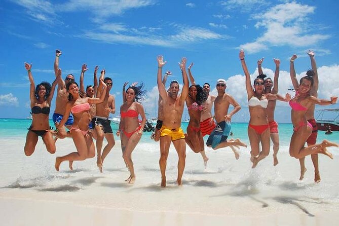 Saône Island in Catamaran and speedboat (blue lagoon) swimming pool. - The catamaran return: party music and drinks