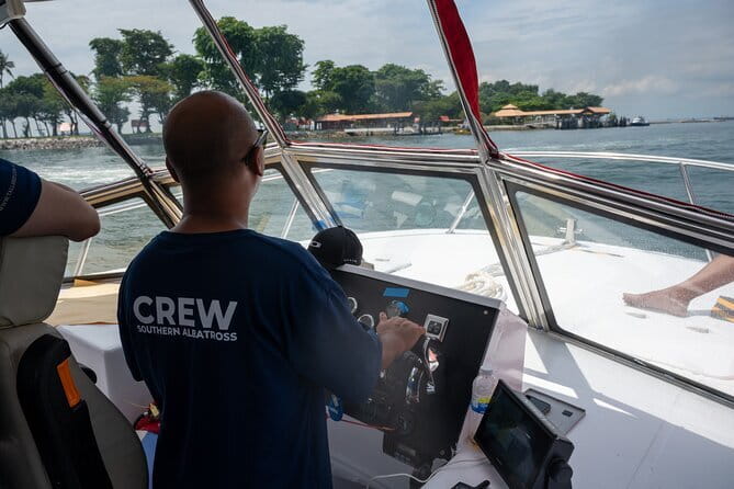 Singapore - Albatross Speedboat Adventures Cruising in Sentosa - Where you start at Sentosa and what to bring
