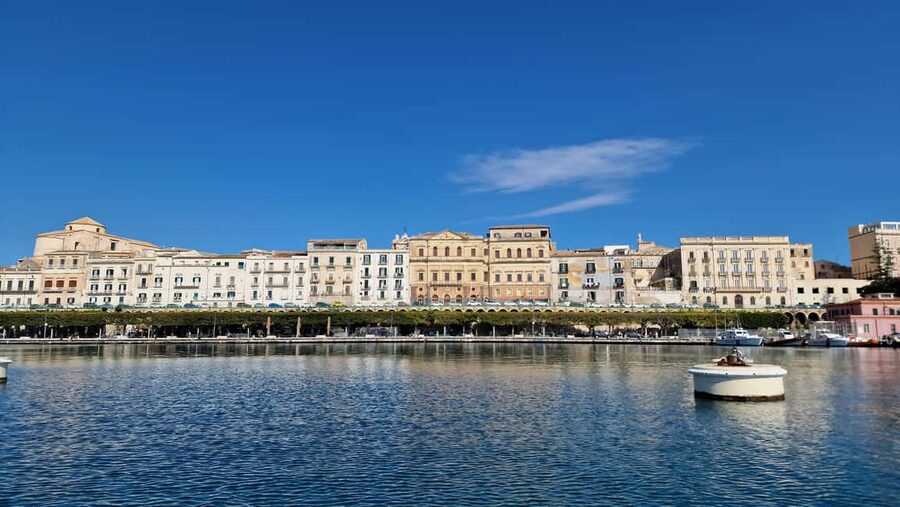 Siracusa: Ortigia & Sea Caves Speedboat Tour with Swim Stop - Practical tips before you go: small things that matter