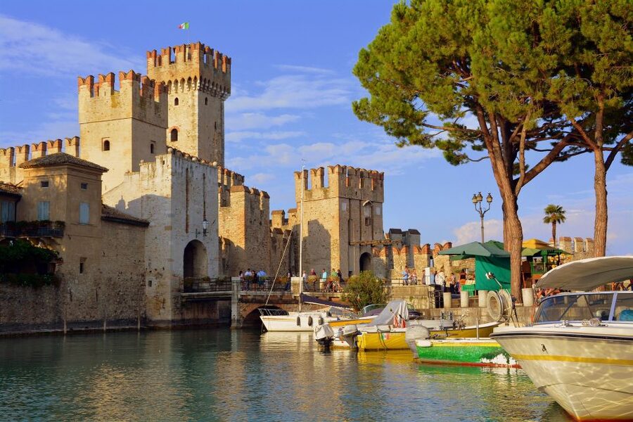 Sirmione: Walking and Speedboat Tour - Key things to know before you go
