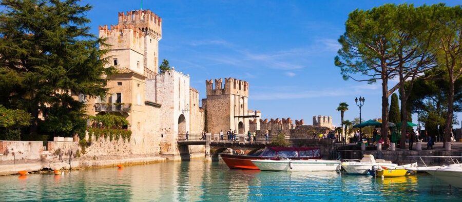 Sirmione: Walking and Speedboat Tour - Roman-era villa and medieval frescoes: what you’re really seeing