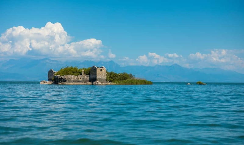 Skadar Lake Virpazar : Speed Boat Special ! - Arriving in Virpazar: finding the Falcon boat stand fast