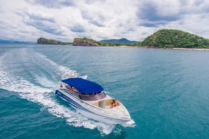Snorkeling and Kayaking Tour at Angthong Marine Park by Speedboat from Koh Samui - Crowds, multiple boats, and how to protect the reef