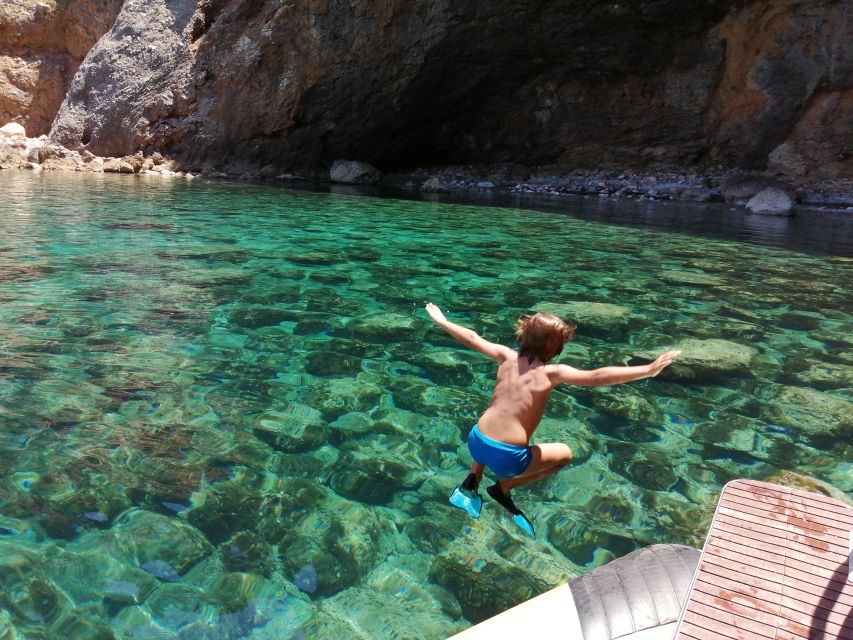 Soller: Sa Calobra & Cala Tuent Speedboat Tour - Sóller to Sa Calobra by speedboat: fast scenery with real water time