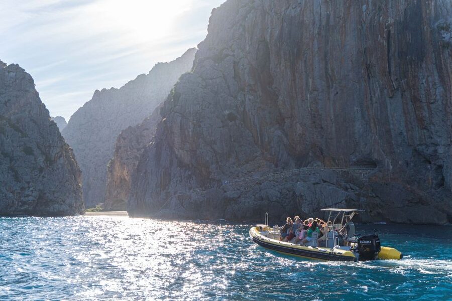 Soller: Sa Calobra & Cala Tuent Speedboat Tour - Entering the Torrent of Na Mora and the cave stop: why the route feels different