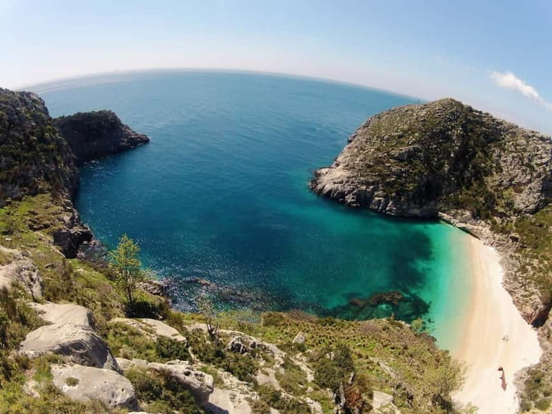 Speed boat to Dafina Bay and Haxhi Ali Cave - Dafina Beach: the 4-hour swim, sunbathe, and sandwich window