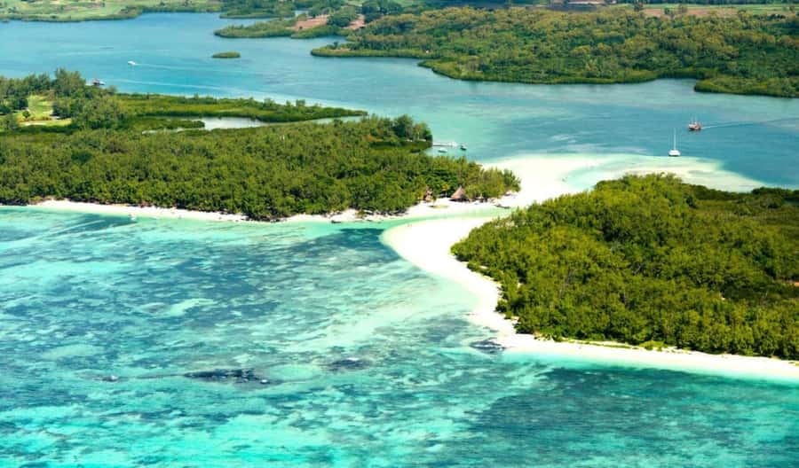 Speed boat to Ile aux Cerfs: Full day incl Lunch & Transfer - Speed-boat day: from pickup to Trou D’eau Douce