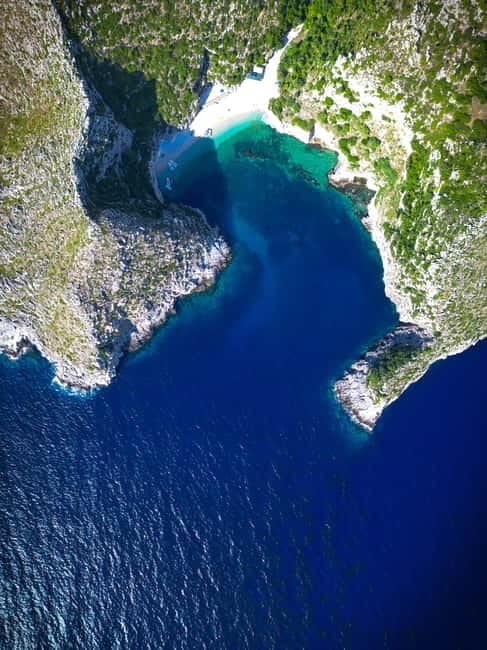 Speed Boat Tour to National Park and Grama Bay - Should you book this Grama Bay speedboat tour?