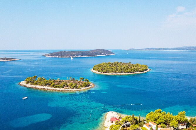 Speedboat Blue Lagoon & 3 Islands tour from Trogir - Where you meet and how the day flows from Trogir