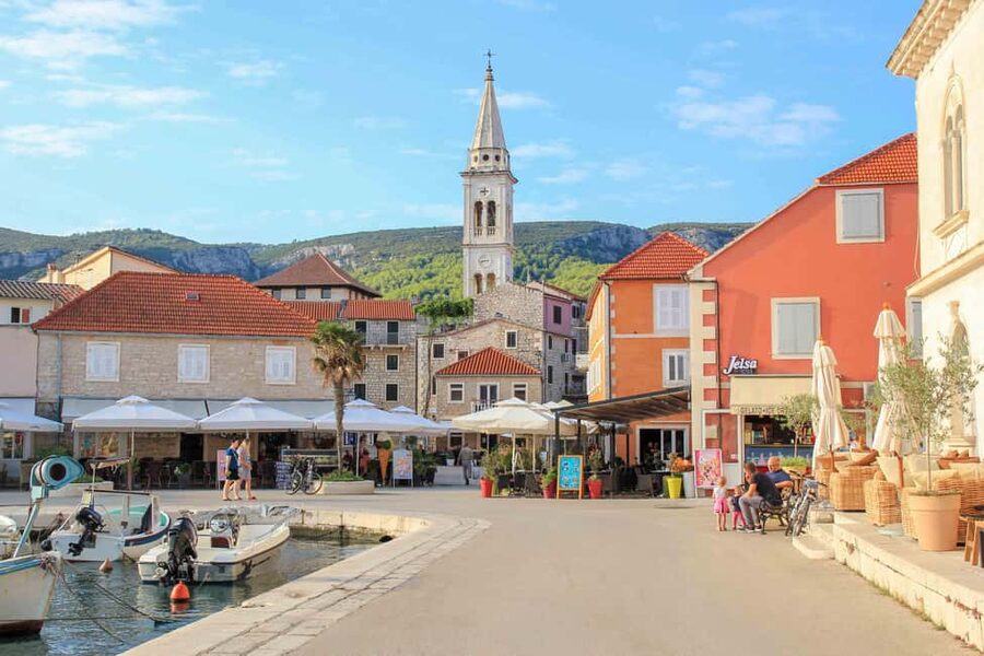 Speedboat to Hvar, Brač,Zečevo + Watersports - MPL Nautika - The crew and guiding style: where the day gets its personality