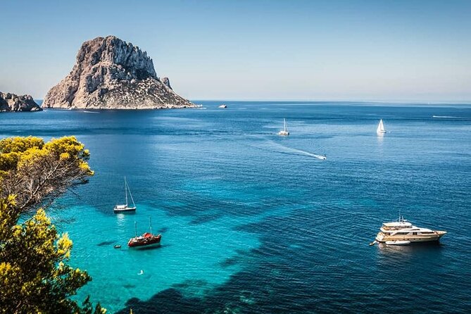 Speedboat tour to Es Vedra & Atlantis Ibiza - Cala d’Hort: the quick viewpoint with Es Vedrà behind it
