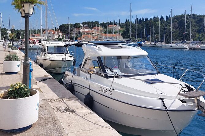 Speedboat transfer from Hvar town (Water taxi transfer) to Airport Split - Key things to know before you book