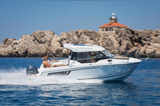 Speedboat transfer from Hvar town (Water taxi transfer) to Airport Split - Hvar to Split Airport by boat: the real reason it feels easier