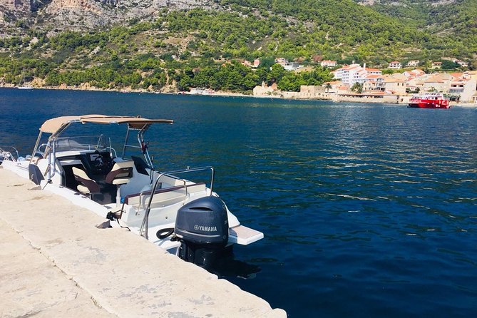 Speedboat transfer from Hvar town (Water taxi transfer) to Airport Split - Handoff to the minivan: getting to Split Airport without the scramble