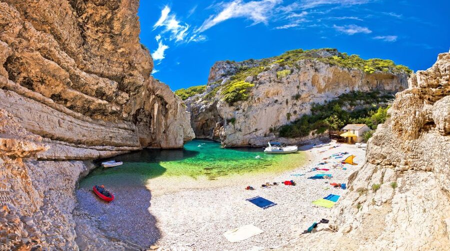 Split: Blue Cave & Hvar Small-Group Speedboat Tour - Weather and sea conditions: how your day can change