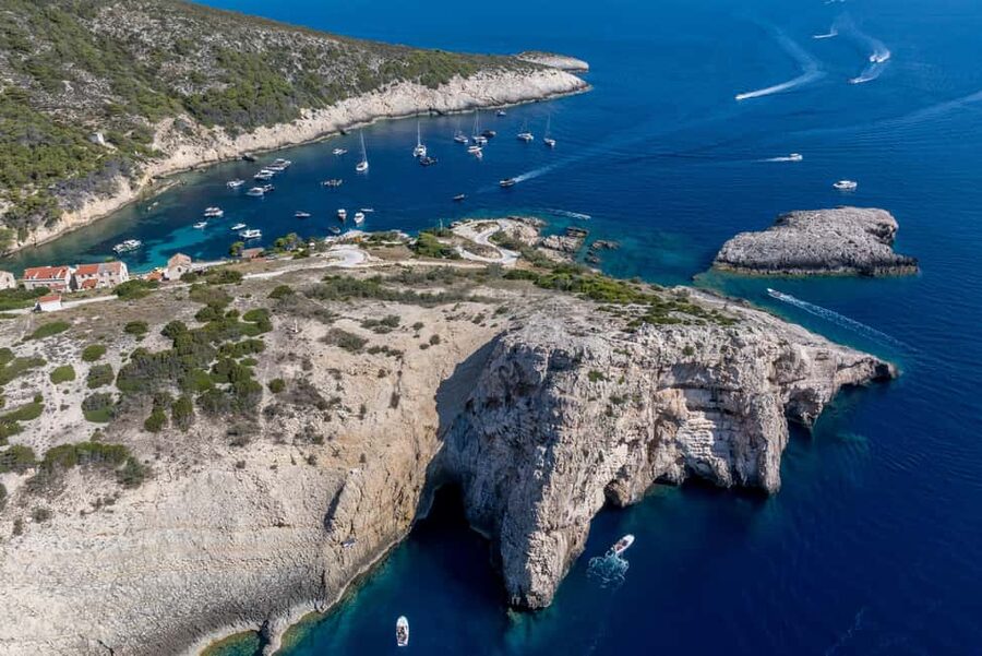 Split: Blue Cave & Hvar Small-Group Speedboat Tour - Biševo and the Blue Cave: what the light looks like in real life
