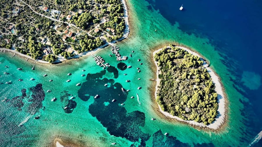 Split: Blue Lagoon & 3 Islands – Premium Speedboat Trip - Meeting on Split’s Promenade: Where You’ll Start the Day
