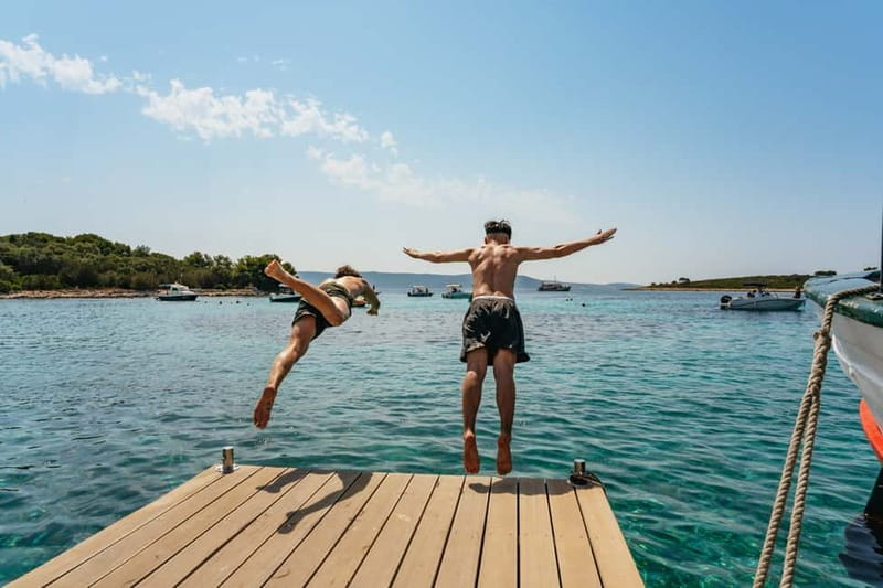 Split: Blue Lagoon & 3 Islands Speedboat Tour - Trogir’s UNESCO streets in one hour: what you can realistically do