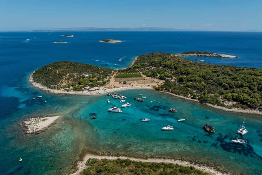 Split or Trogir: Blue Cave, Vis, and Hvar Speedboat Tour - Crew Quality: When Plans Need Flexibility