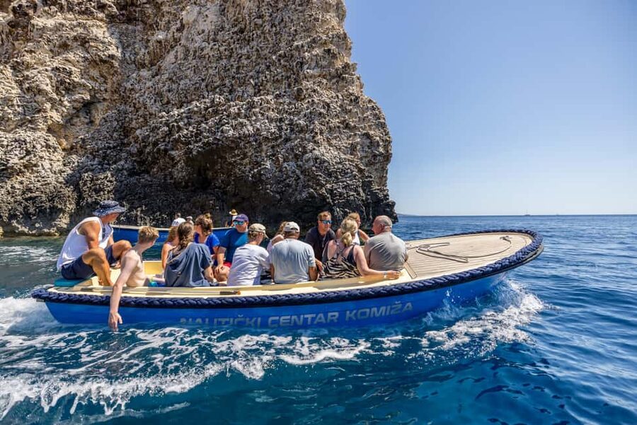 Split or Trogir: Blue Cave, Vis, and Hvar Speedboat Tour - Stiniva Cove Photo Stop: Short Time, Strong Photos