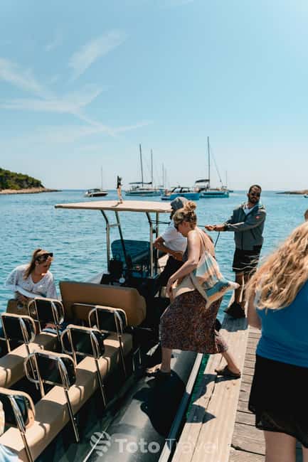 Split/Podstrana: Blue Cave, Hvar & 6 Islands Speedboat Trip - Pakleni Islands, WWII Bunkers, and Limestone Caves: Photo Stops with Story