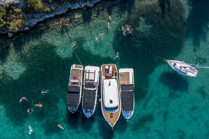 Split/Trogir: Blue Cave, Vis, and Hvar Speedboat Day Tour - Vis: Komiža coffee time plus the military base and caves